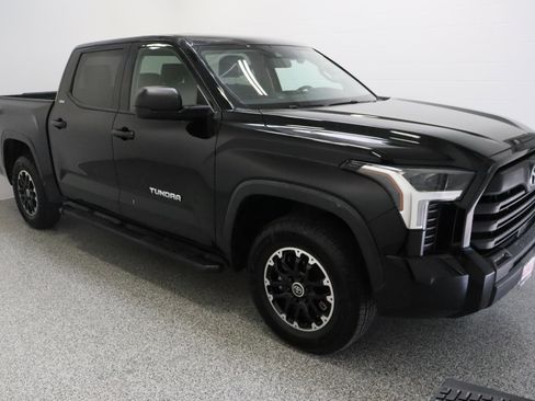 Used 2022 Toyota Tundra SR5 w/ SR5 Premium Package RWD image 4