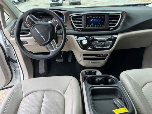 Used 2021 Chrysler Voyager Lxi FWD image 25