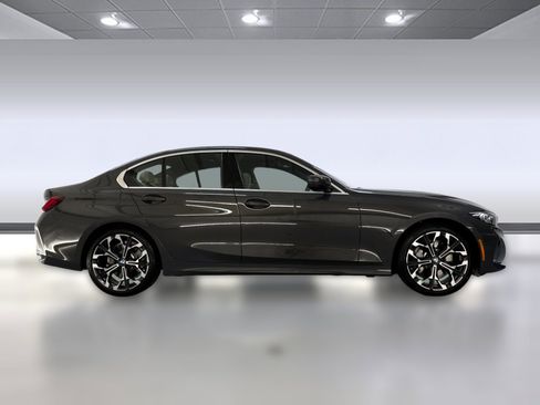 Used 2026 BMW 330i Sedan w/ Premium Package RWD image 8