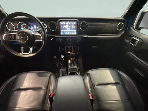 Used 2022 Jeep Wrangler Unlimited Sahara w/ Cold Weather Group image 18