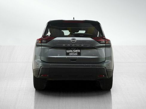 Used 2025 Nissan Rogue SV image 4