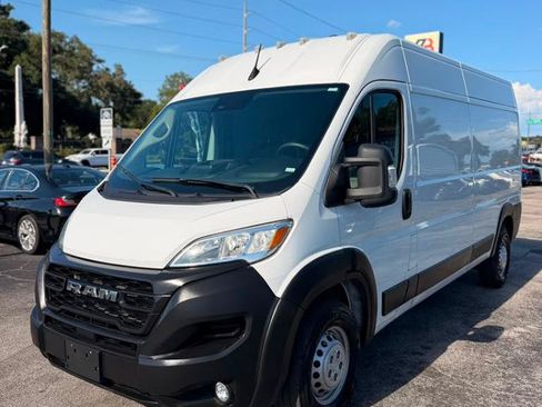 Used 2025 RAM ProMaster 2500 w/ Convenience Group FWD image 2