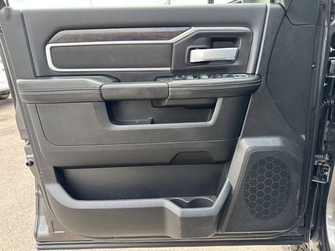 Used 2024 RAM 3500 SLT w/ Quick Order Package 2YG SLT image 33