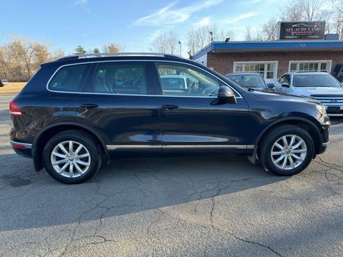 Used 2016 Volkswagen Touareg Sport image 2