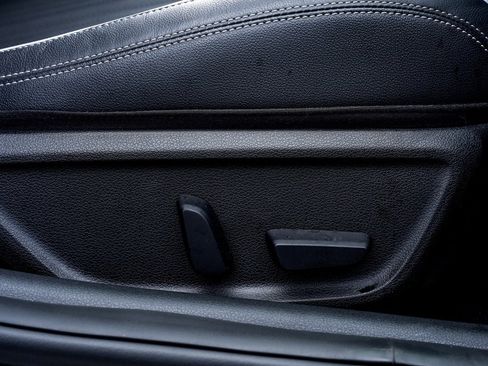 Used 2021 Genesis G70 2.0T w/ Elite Package image 21