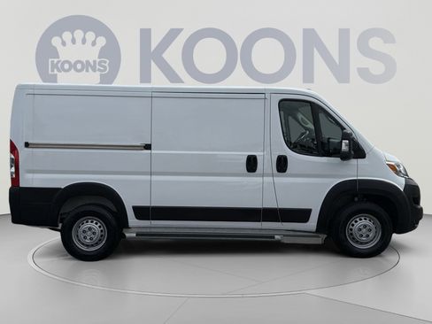 Used 2025 RAM ProMaster 2500 w/ U-Haul Equipment Group FWD image 8
