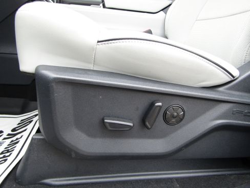 Used 2025 Ford Expedition Platinum w/ Platinum Ultimate Package image 22