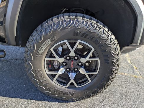 Certified 2023 GMC Canyon AT4X image 12