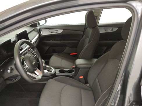 Used 2022 Kia Forte LXS image 17