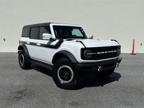 Used 2022 Ford Bronco Outer Banks w/ Sasquatch Package image 1