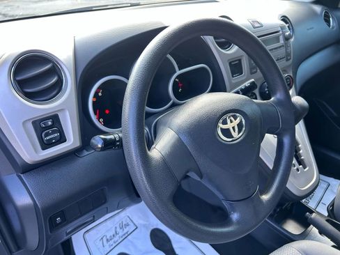 Used 2010 Toyota Matrix image 16
