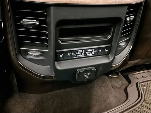 Used 2025 RAM 1500 Limited AWD/4WD image 34