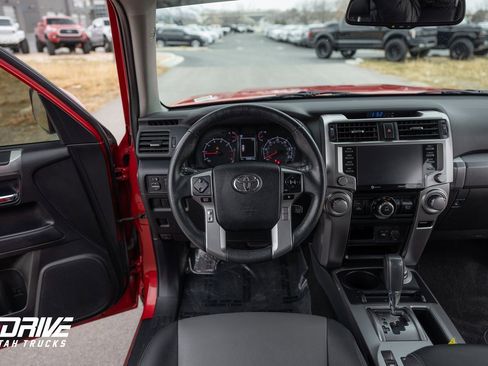 Used 2022 Toyota 4Runner SR5 Premium image 27