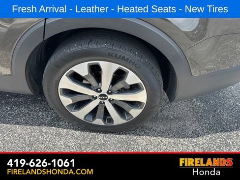 Used 2022 Kia Telluride S FWD image 13