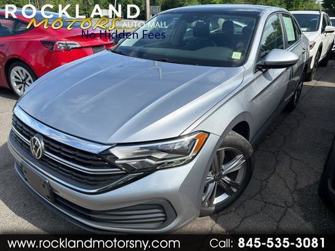 Used 2023 Volkswagen Jetta SE w/ Panoramic Sunroof Package FWD image 1