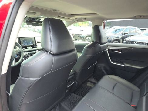 Used 2022 Toyota RAV4 XLE Premium AWD/4WD image 16