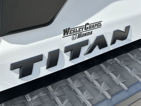 Used 2021 Nissan Titan PRO-4X w/ Pro-4x Convenience Package image 10