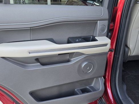 Used 2019 Ford Expedition XLT w/ Equipment Group 202A image 15