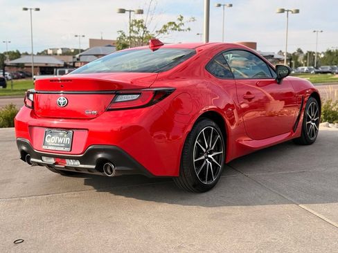 Used 2025 Toyota GR86 w/ ALL Weather Mat Package (TMS) RWD image 7