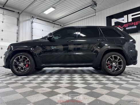 Used 2016 Jeep Grand Cherokee SRT AWD/4WD image 11