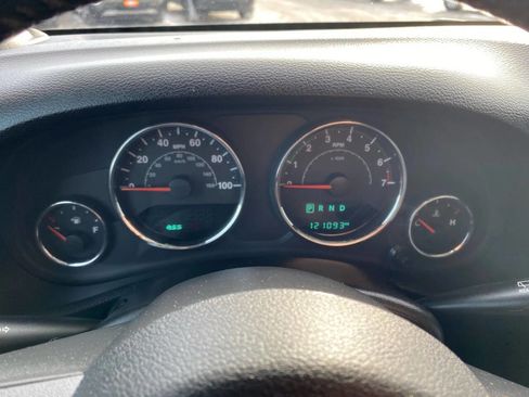 Used 2017 Jeep Wrangler Unlimited Rubicon w/ Cold Weather Group AWD/4WD image 14