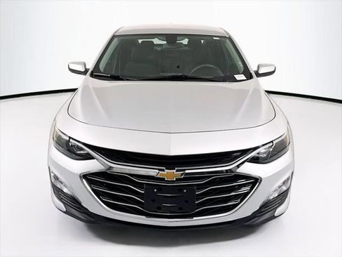 Used 2022 Chevrolet Malibu LT FWD image 2