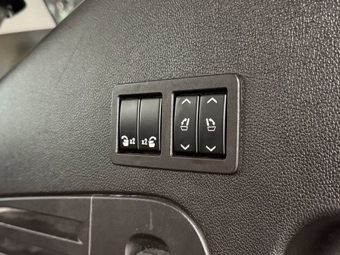Used 2018 GMC Yukon Denali w/ Denali Ultimate Package AWD/4WD image 36