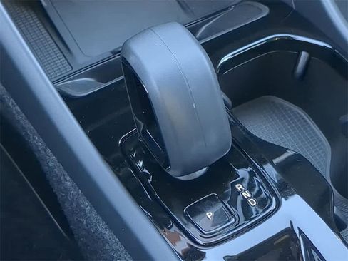 Used 2026 Volvo XC40 B5 Ultra w/ Climate Package image 31