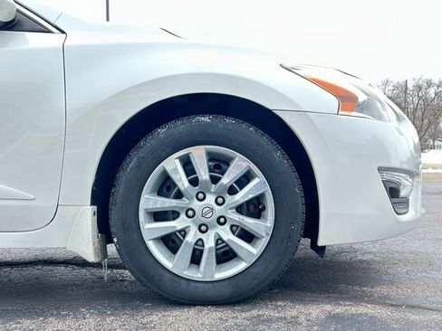 Used 2014 Nissan Altima 2.5 S w/ Display Audio Package image 13