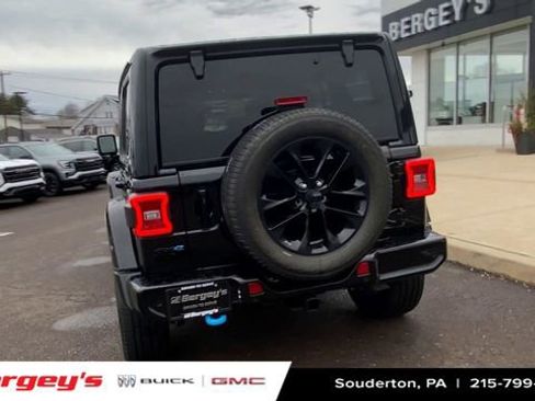 Used 2021 Jeep Wrangler Unlimited Sahara image 9