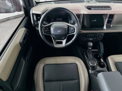 Used 2024 Ford Bronco Wildtrak image 10