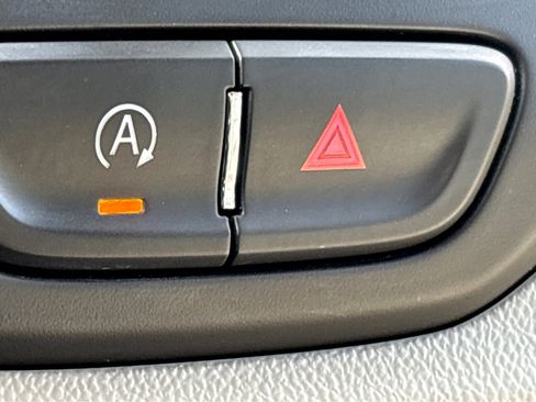 Used 2022 GMC Terrain SLE w/ Driver Convenience Package image 24