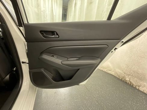 Used 2025 Nissan Altima 2.5 SV FWD image 24