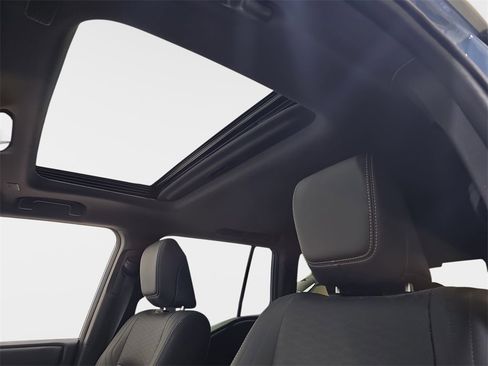 Used 2025 Toyota Land Cruiser image 30