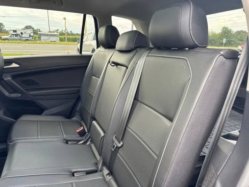 Used 2021 Volkswagen Tiguan SEL AWD/4WD image 28