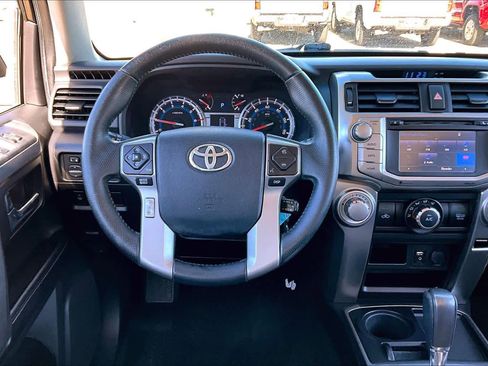 Used 2016 Toyota 4Runner SR5 image 5