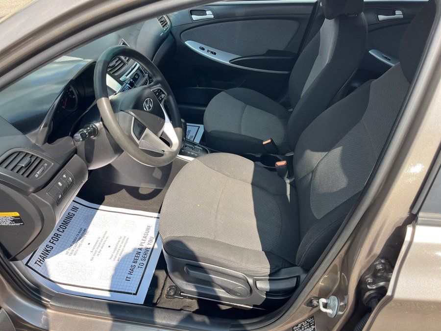 Used 2013 Hyundai Accent GS FWD image 11