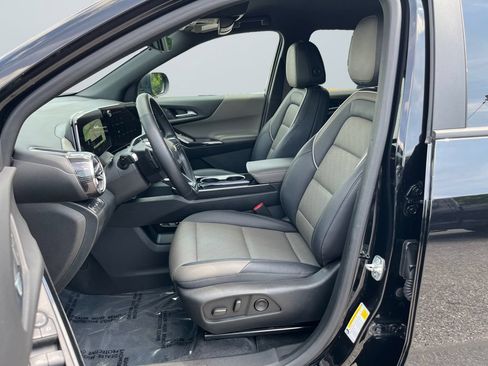 Used 2025 Chevrolet Equinox LT w/ Convenience Package II AWD/4WD image 9