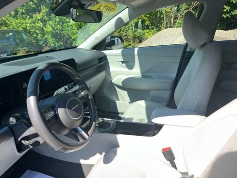 Used 2024 Hyundai Kona SEL image 17