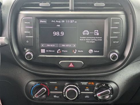 Used 2025 Kia Soul LX FWD image 27