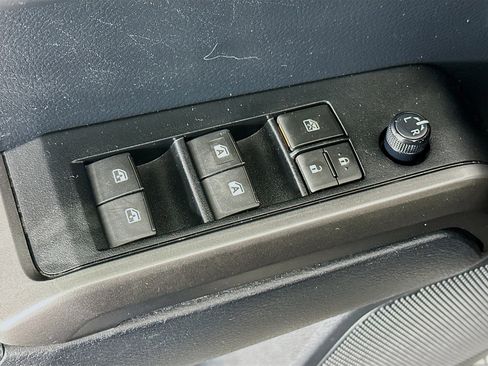 Used 2019 Toyota Tacoma TRD Sport w/ Technology Package image 15