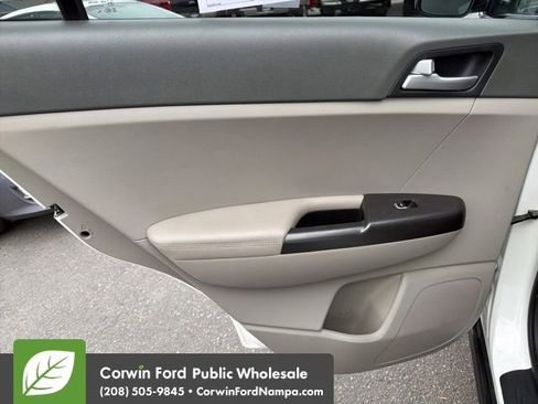 Used 2018 Kia Sportage LX image 28