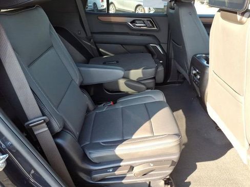 Used 2025 GMC Yukon Denali w/ Advanced Technology Package AWD/4WD image 23