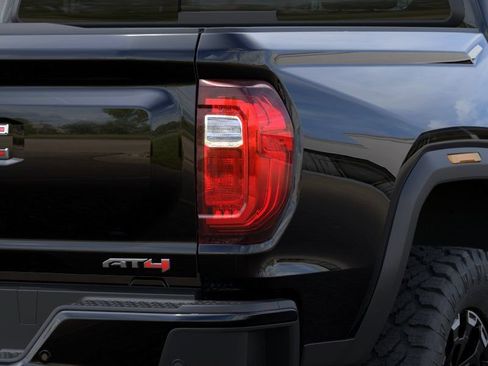 New 2026 GMC Canyon AT4 w/ AT4 Premium Package AWD/4WD image 11