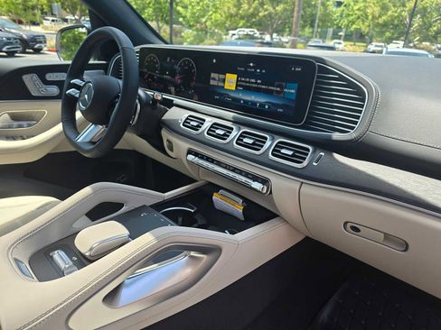 New 2025 Mercedes-Benz GLS 580 4MATIC image 13