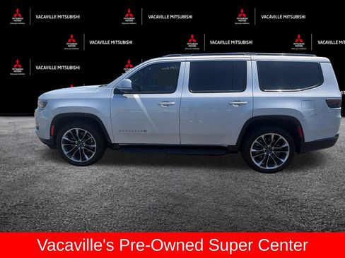 Used 2022 Jeep Wagoneer Series II w/ Premium Group I AWD/4WD image 2