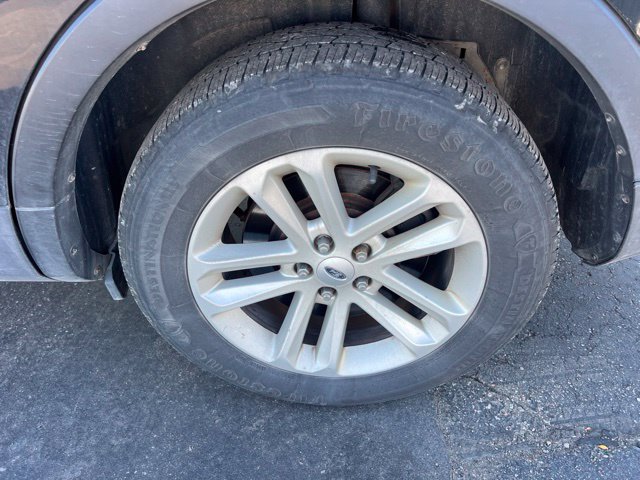 Used 2014 Ford Explorer XLT w/ Equipment Group 202A FWD image 9