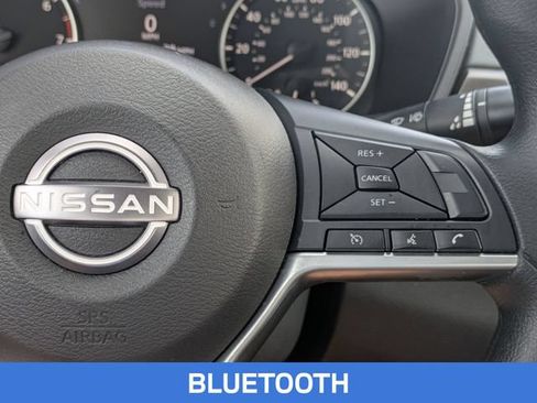Used 2025 Nissan Altima 2.5 SV FWD image 19