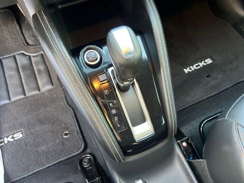 Used 2019 Nissan Kicks SR w/ SR Premium Package FWD image 23