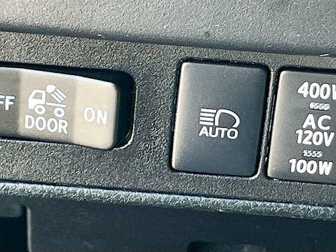 Used 2023 Toyota Tacoma TRD Off-Road AWD/4WD image 10